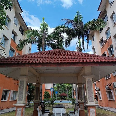 M.Fr Homestay Pangsapuri Putra Damai Putrajaya Exterior foto